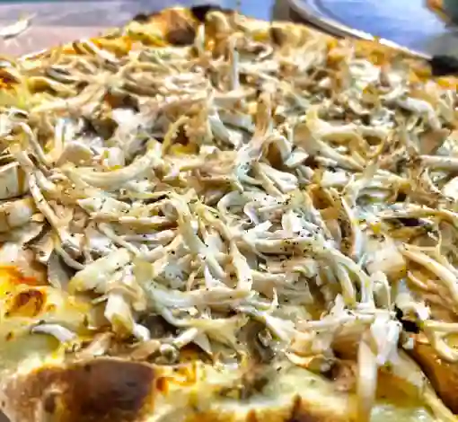 Pizza Pollo y Champiñón