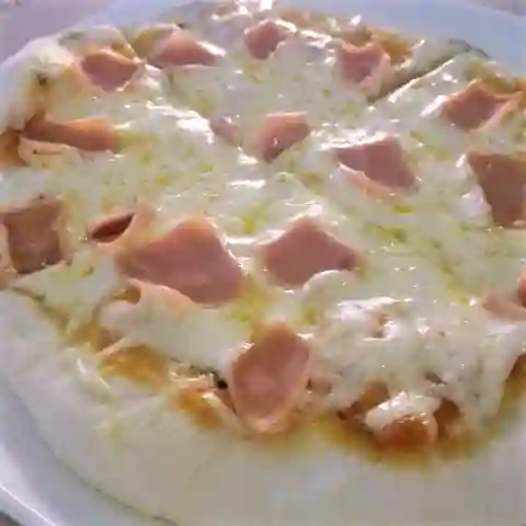 Pizza de Jamón y Tocineta