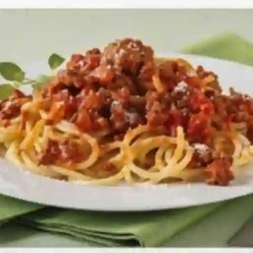 Pasta Boloñes y Bebida
