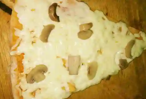 Pizza de Pollo y Champiñón Porción