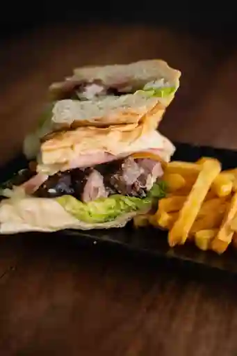 Sándwich de Lomito