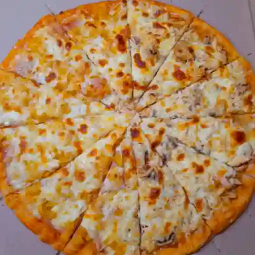 Pizza Hawaiana con Pollo Especial