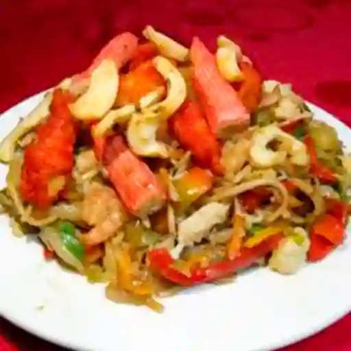 Chow Mein con Mariscos