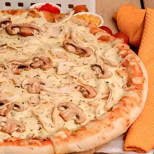 Pizza con Pollo y Champiñones