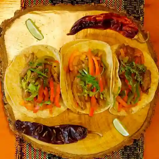 Tacos de Fajitas de Res y Pimentón