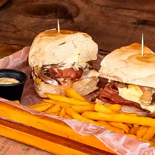 Bacon Mountain Sándwich