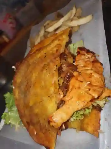 Patacón de Pollo