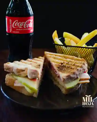 Combo Sándwich Turkey And Apple + Coca Cola Original 300ML