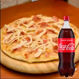 Combo Pizza Pollo Jamón Mediana + Coca-Cola Sabor Original 1.5 L