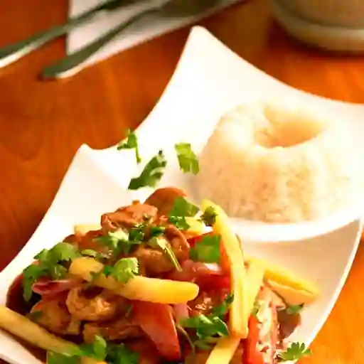 Saltado de Pollo