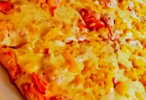 Pizza Pollo Maíz 4 Porciones