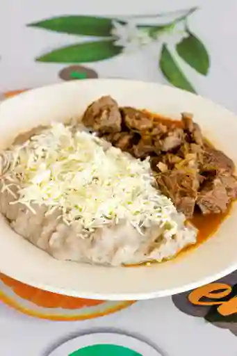 Carne de Res Goulash
