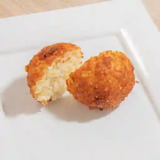 Bolita de Arroz con Queso Costeño