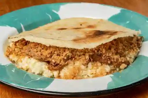 Arepa Ocañera Chicharrón