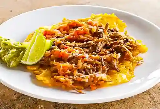 Patacón con Carne