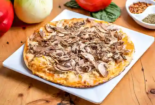 Pizza Pollo y Champiñones Mediana