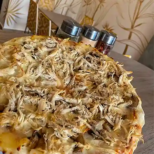 Pizza de Pollo y Champiñones