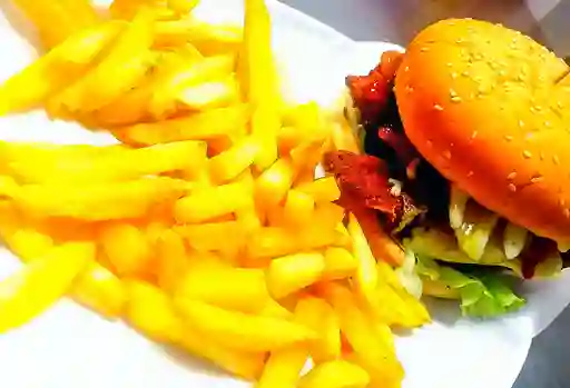 Hamburguesa de Res con Papas