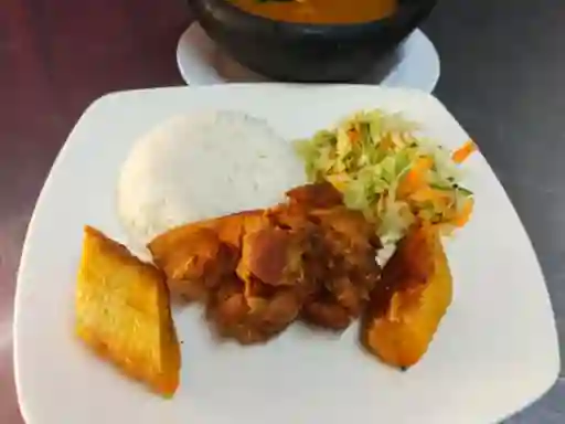 Frijoles con Chicharrón