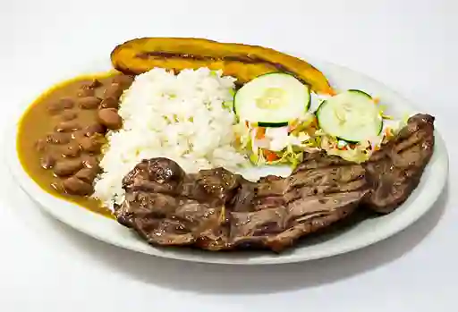 Almuerzo con Carne Asada