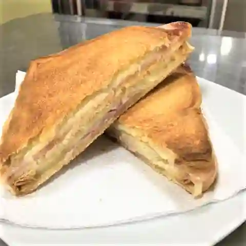 Sándwich Mortadela y Queso