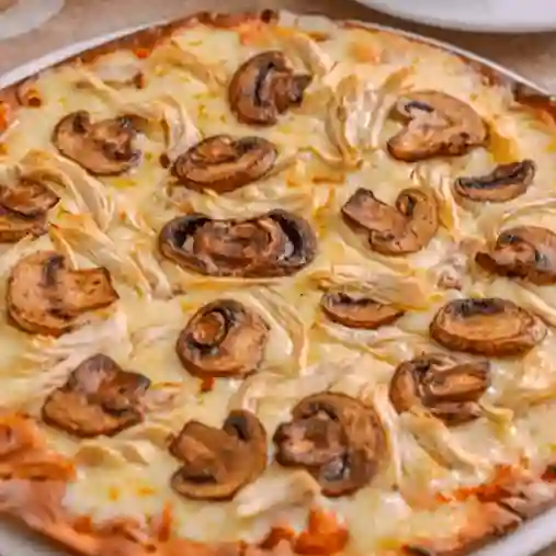 Pizza Pollo con Champiñón