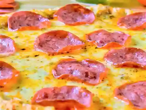 Pizza Salami Pequeña