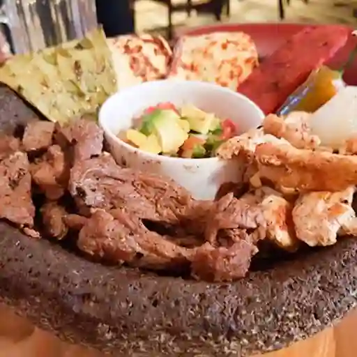 Molcajete de Carnes