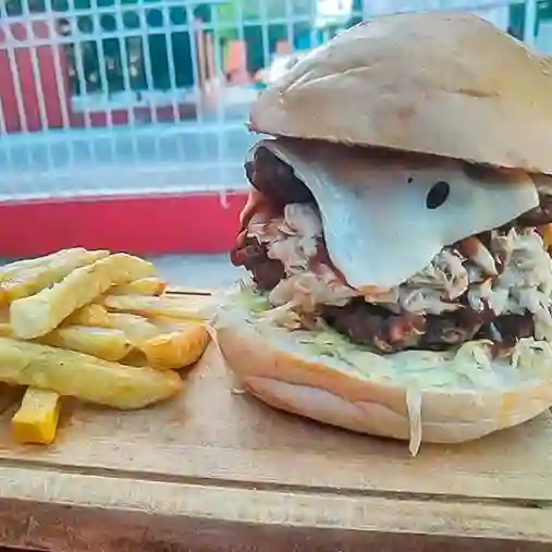 Hamburguesa Tramacuo + Papas