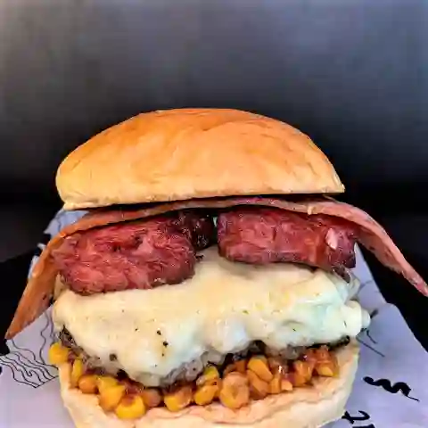 Hamburguesa con Costillas BBQ