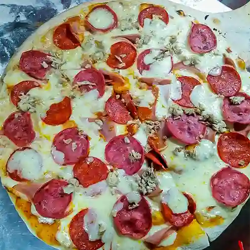 Pizza 4 Carnes Personal