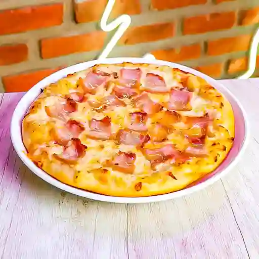 Pizza Tocineta con Queso Pequeña