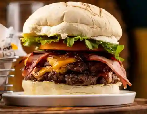 Doble Bacon Cheese Burger + Bebida