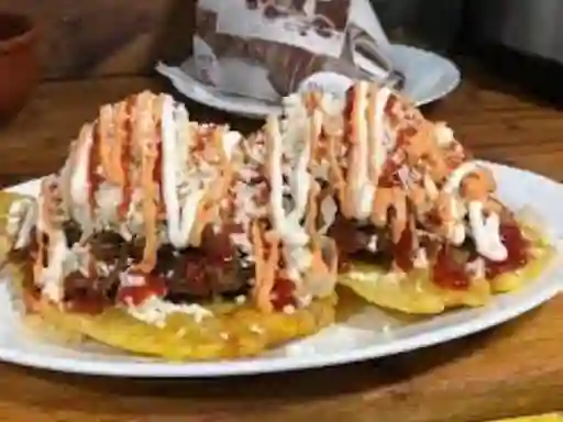 Patacón con Lomito