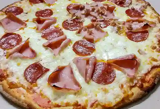 Pizza Carnes Familiar en Combo