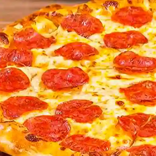 Pizza Pepperoni Familiar en Combo.