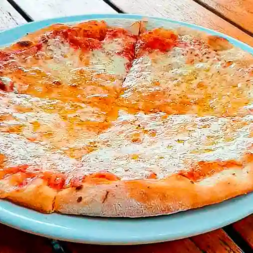 Pizza Tres Quesos Mediana