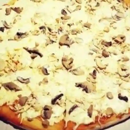 Pizza Pollo Champiñón Familiar
