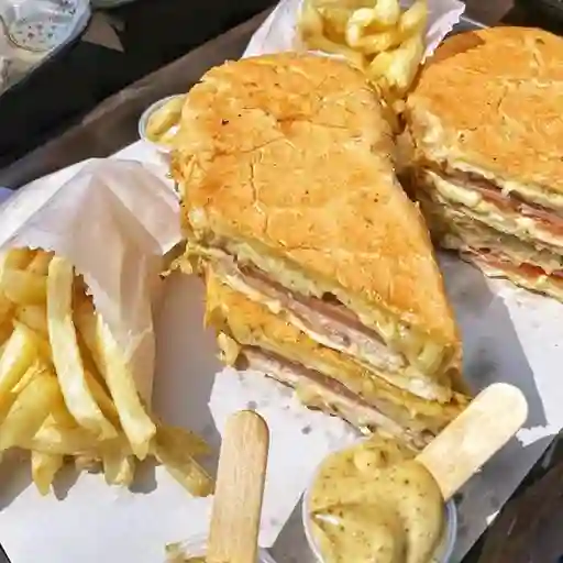 Combo Sándwich Cordero