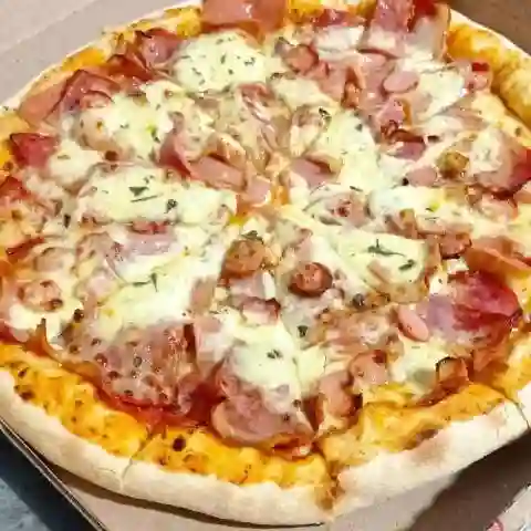 Pizza 4 Carnes Familiar