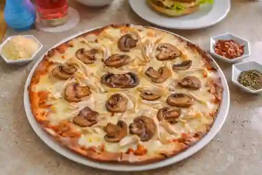 Pizza de Pollo Champiñones