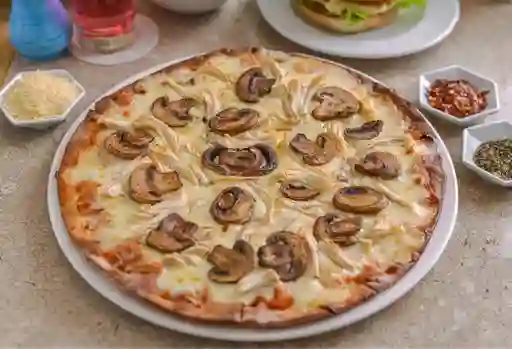 Pizza Personal de Champiñones Al Ajillo