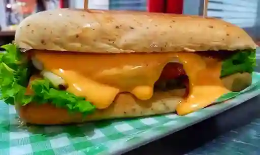 Sándwich de Pollo y Cheddar