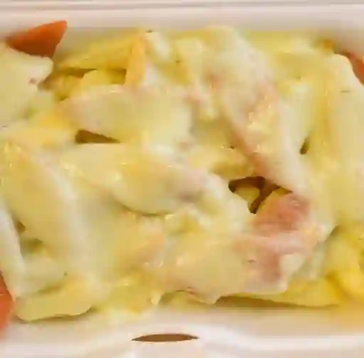 Salchipapa Gratinada