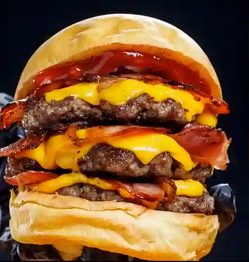Beicon Burger Triple Carne + Papas + Gaseosa
