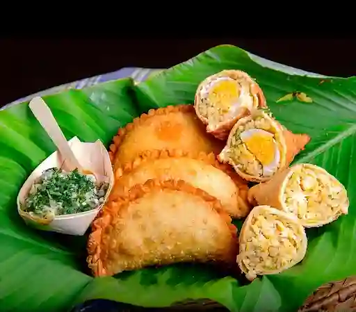 Empanada Pollo con Queso