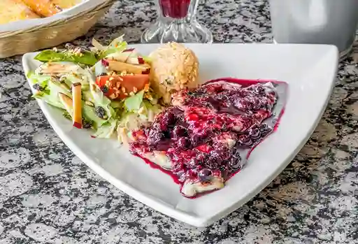 Pechuga Apanda en Salsa Bechamel