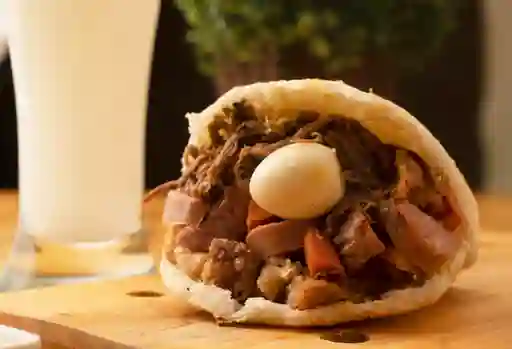 Combo Arepas Especiales Alejo Rellenas + Bebidas