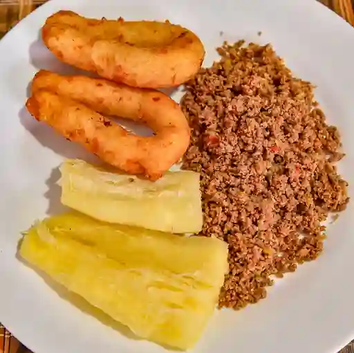 Carne Molida con Yuca