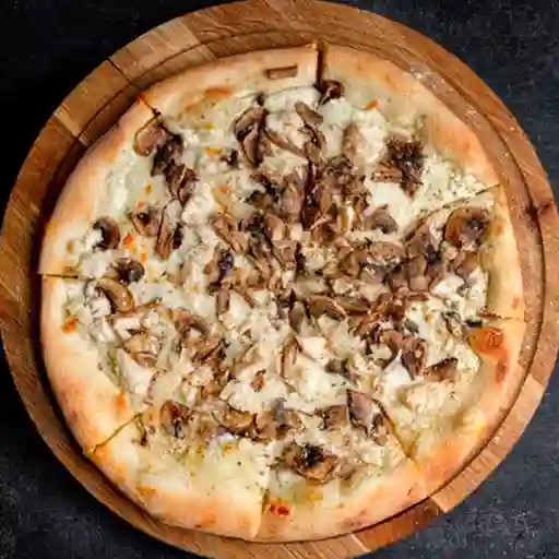 Pizza Mediana Pollo Champiñones